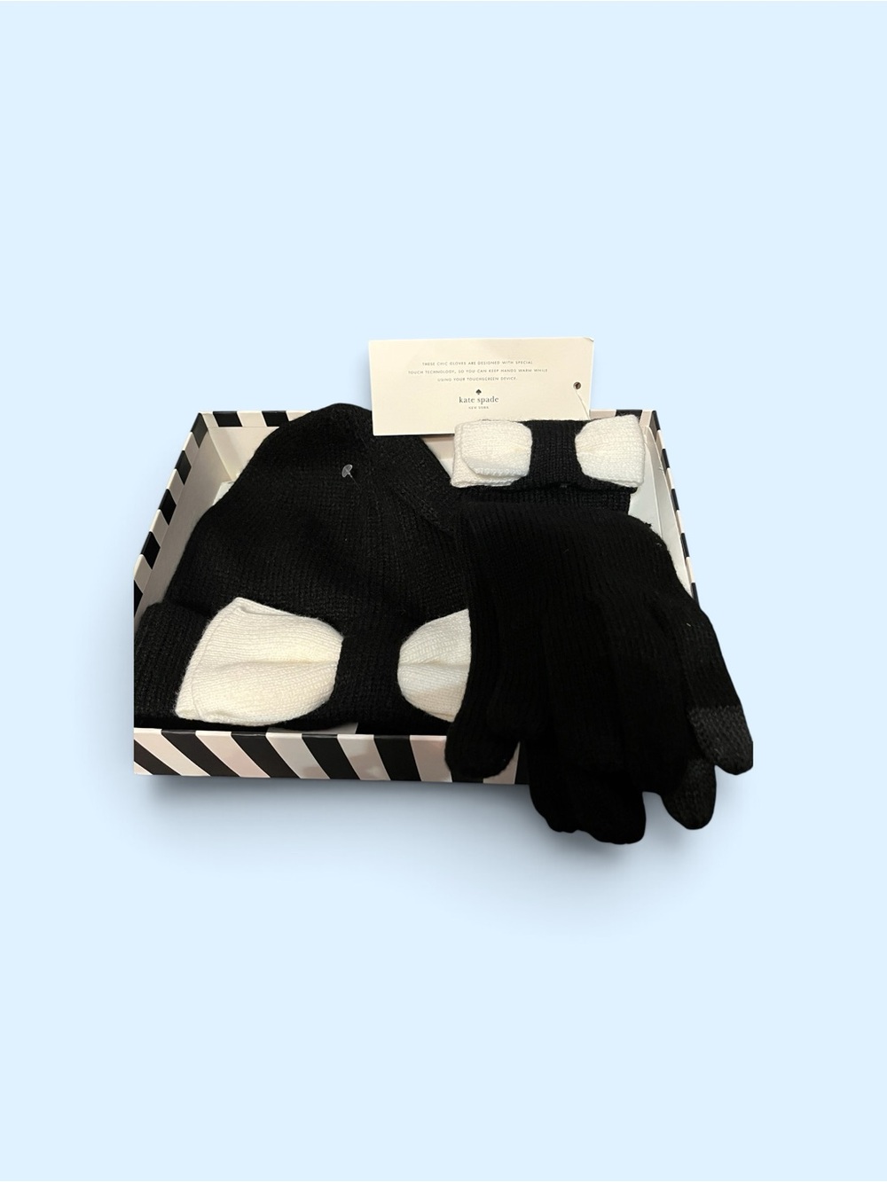 kate spade Black and White Bow Accent Knit Gloves